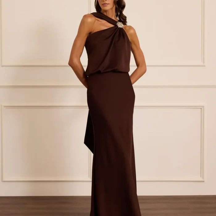 Aksesuar Detaylı Tek Kol Abiye