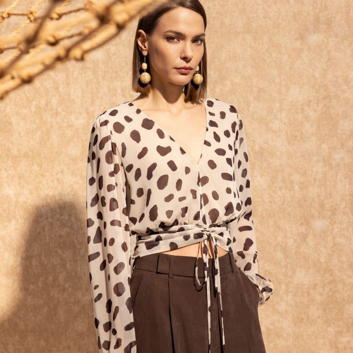 Bele Oturan Desenli Bluz Kahve